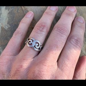 James Avery Gentle Swirl Ring. Size 7